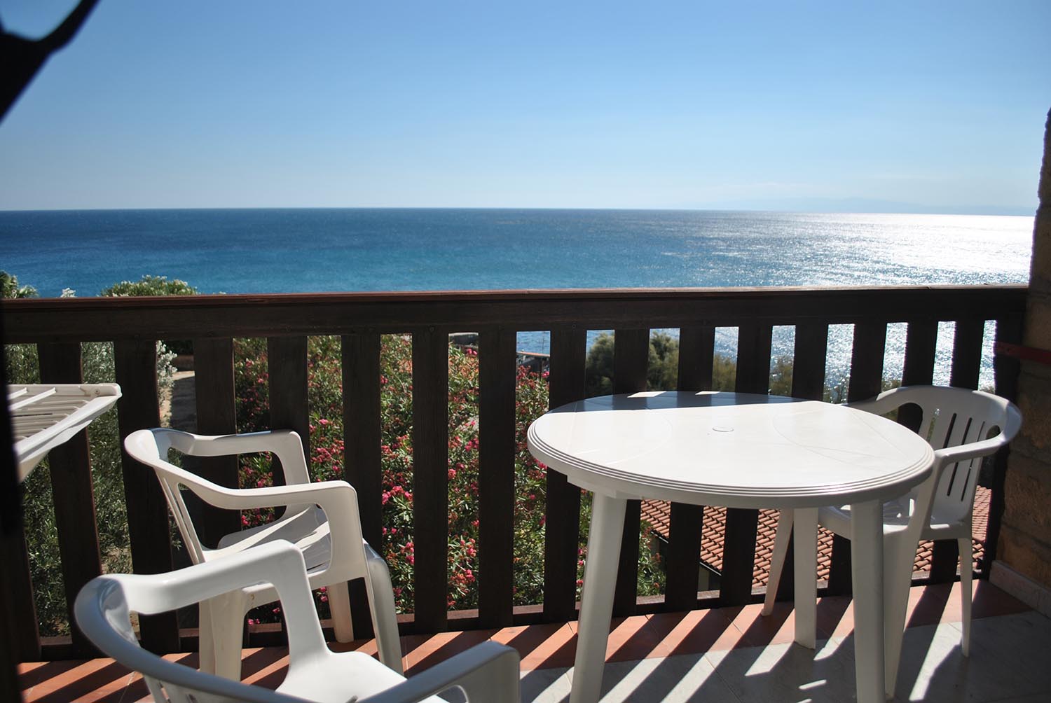 Camera con veranda vista mare all'Hotel Village Kairos